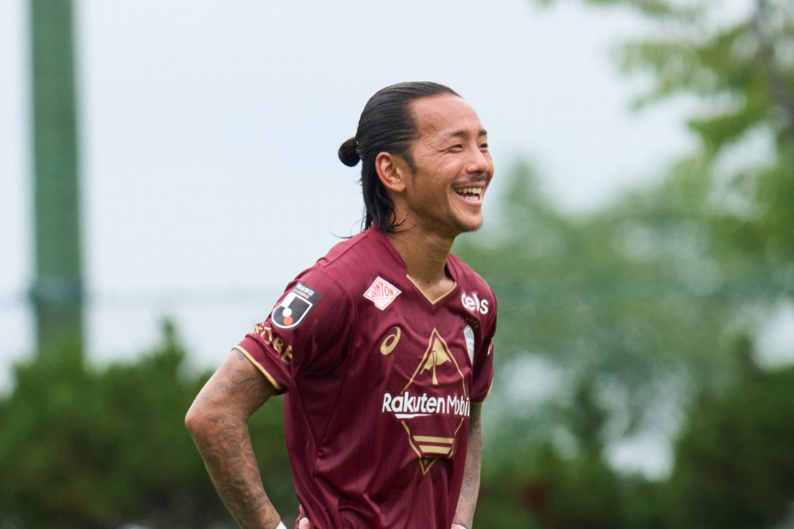 オーセンユニフォーム】ヴィッセル神戸 井手口陽介選手 サイン入り